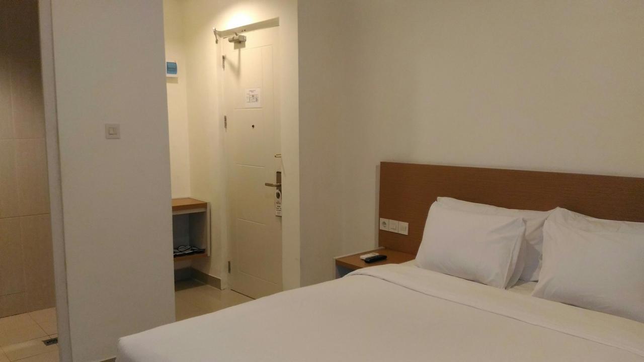 Big Fish Hotel Manado Kültér fotó