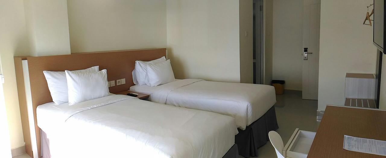 Big Fish Hotel Manado Kültér fotó